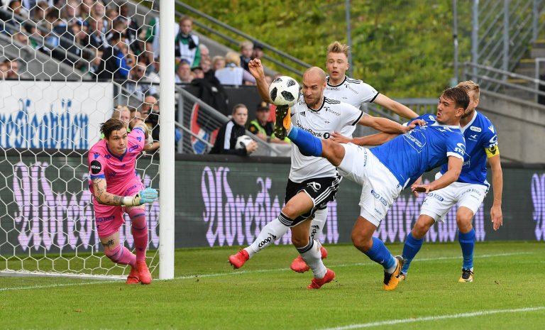 Toppoppgjør: Haugesund ga Rosenborg kamp om poengene, men Tore Reginiussen og RBK tok dem alle.