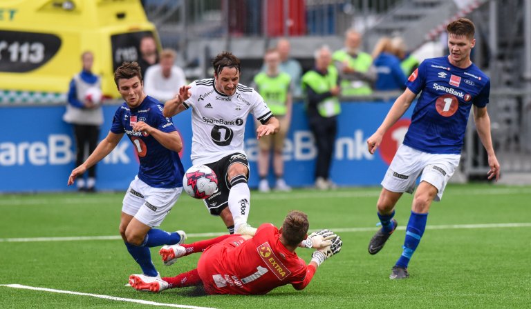 Rosenborg pepret Ranheim med avslutninger i første omgang, men Even Barli sørget for at det var spenning til pause.