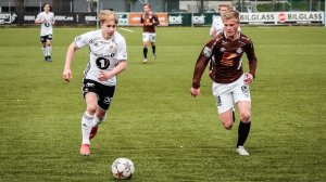 Mathias Sørkilflå kom på flere flotte dribleraid langs høyresiden.