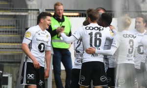 Pål André Helland har akkurat satt inn 1-0 mot Brann.