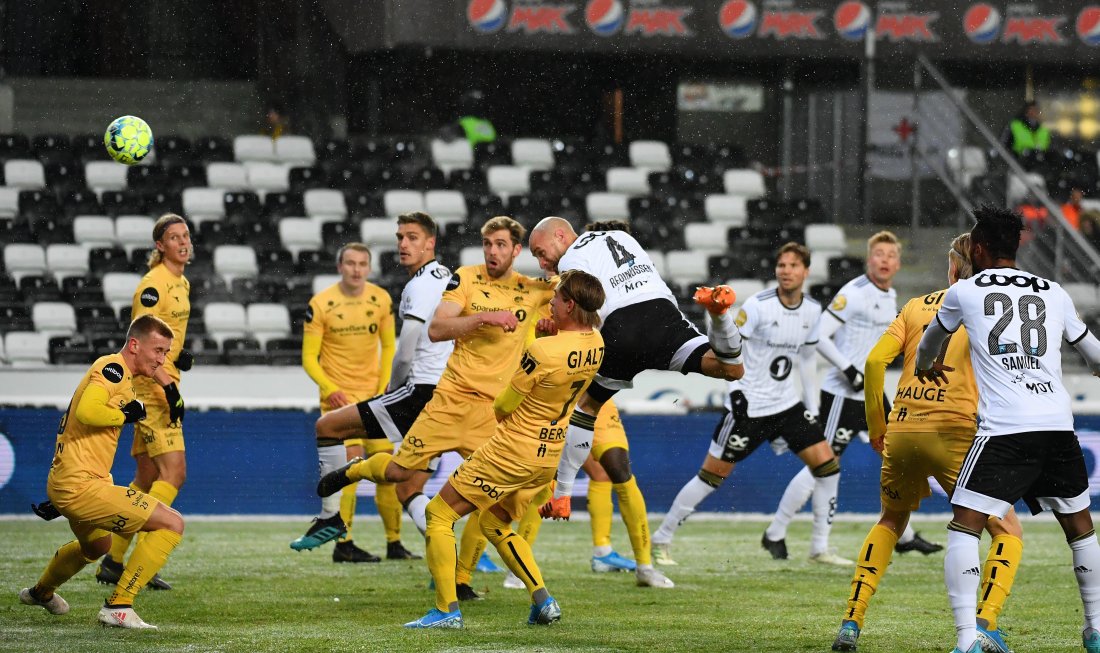 Tore Reginiussen ga alt foran mål og stanget inn 1-0!