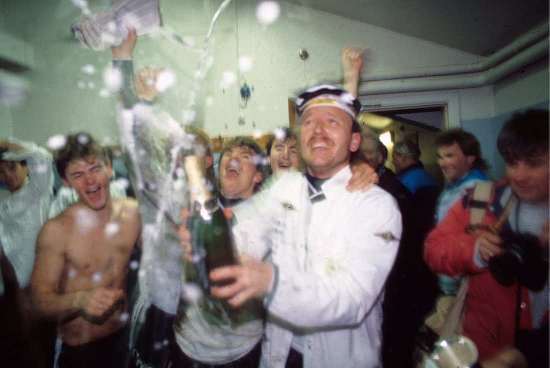 Sverre var en showman på fotballbanen. I 2014 tok han det også videre til teaterscenen. Her i jubelscenene etter gullet i 85'. Foto: Adresseavisen