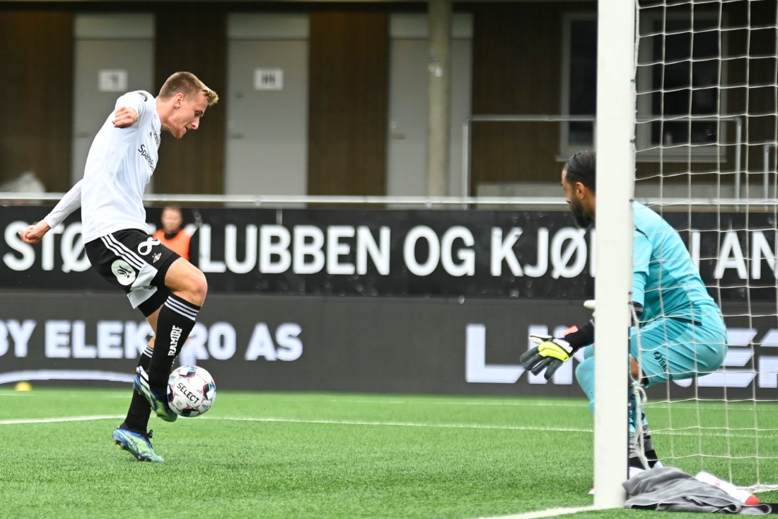 Erlend Dahl Reitan sender Rosenborg i føringen mot Mjøndalen!