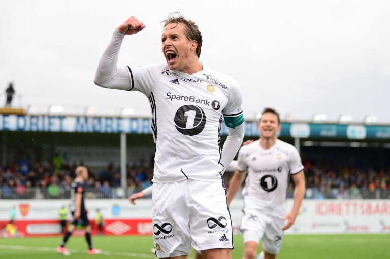 Anders Ågnes Konradsen jubler etter sin scoring mot Kristiansund