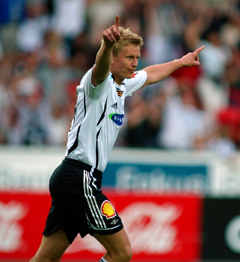 Steffen Iversen jubler for utligningen til 1-1