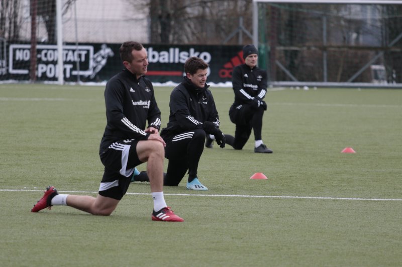 TRENING: Spillerne var tilbake på feltet etter litt påskeferie tirsdag formiddag.