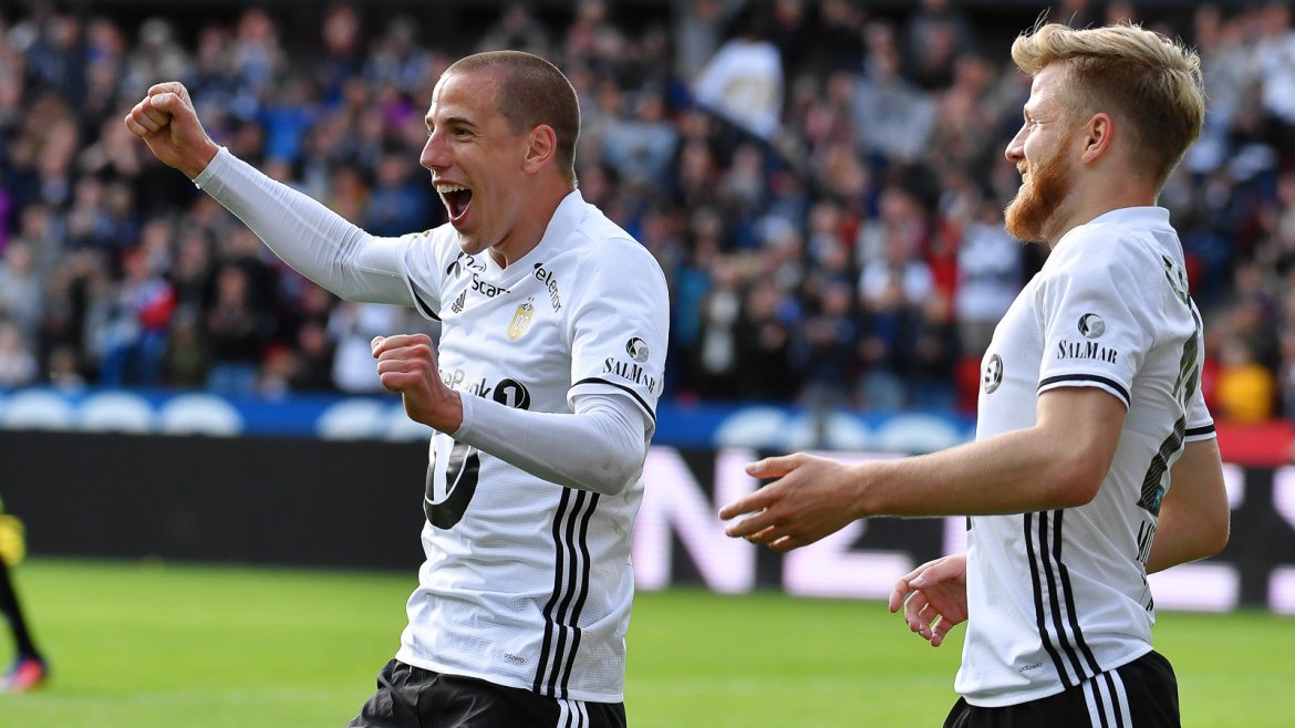 Milan Jevtovic og Fredrik Midtsjø er fornøyd med skåringen.