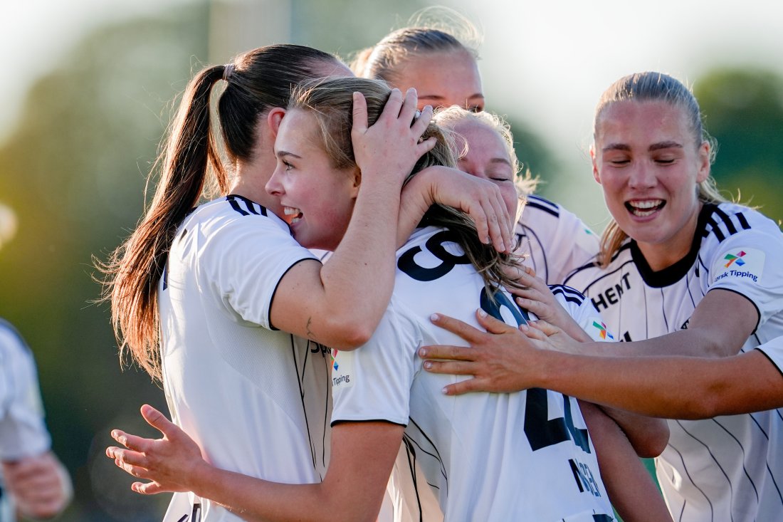 Cille Nilsen scoret det første målet i 3-0-seieren over Hønefoss i semifinalen i NM 2025 Foto: Ole Martin Wold / NTB