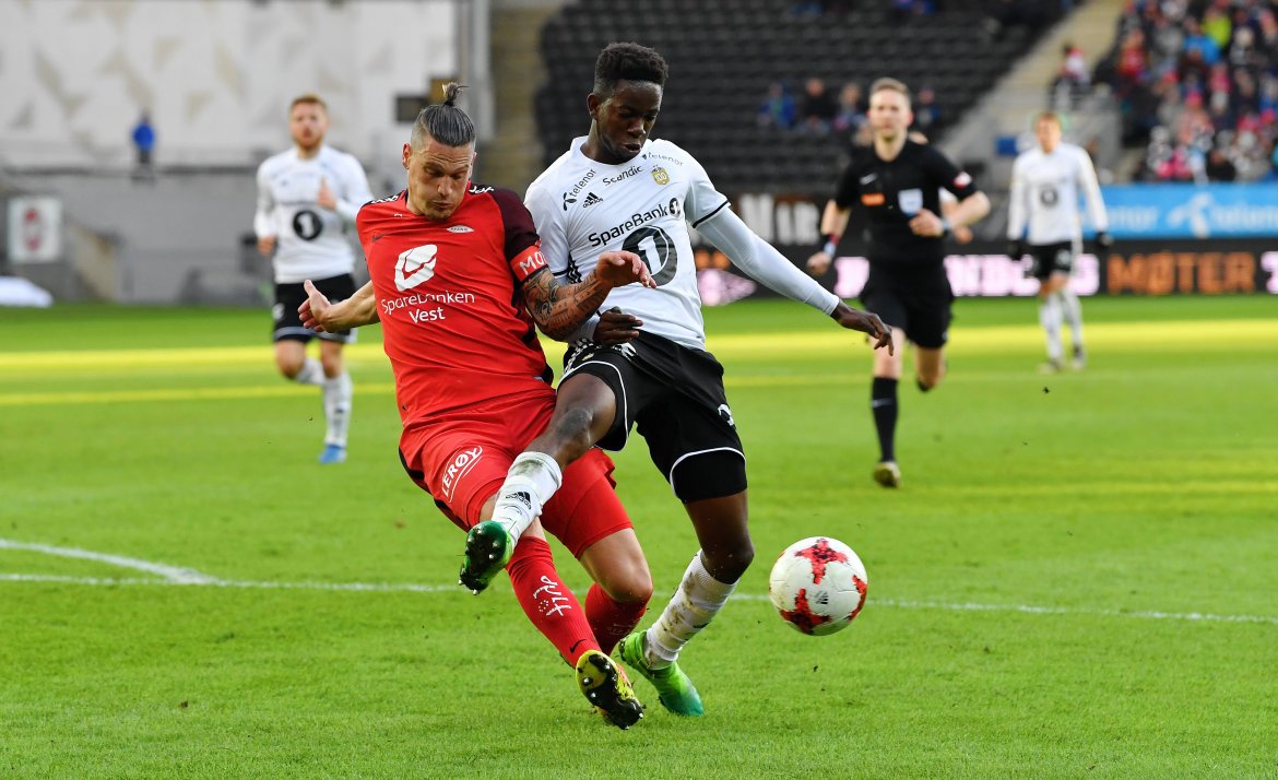 Mushaga Bakenga i kamp med Vito Wormgoor.