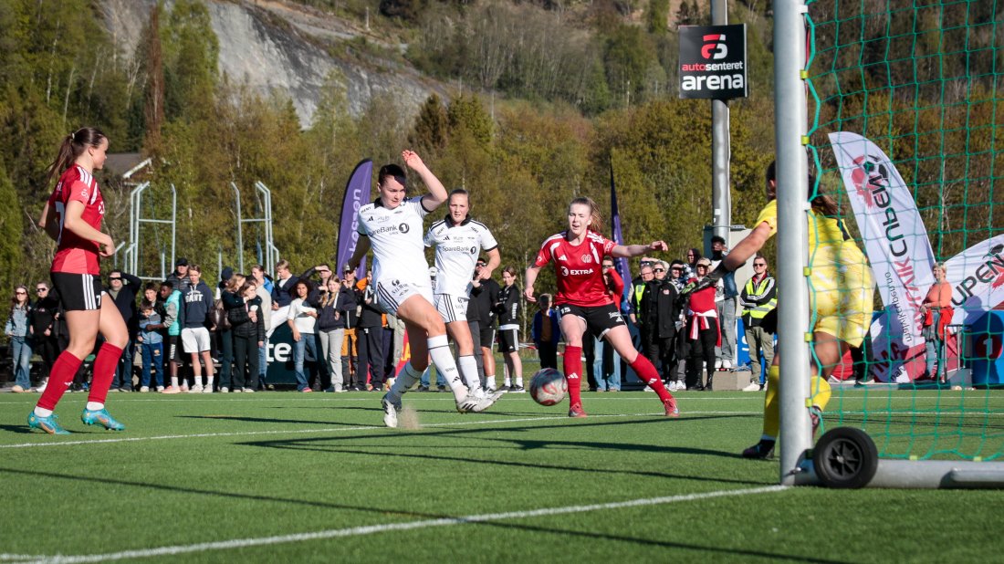 Eivor Ulvund styrer inn 0–5 etter en halvtimes spill.