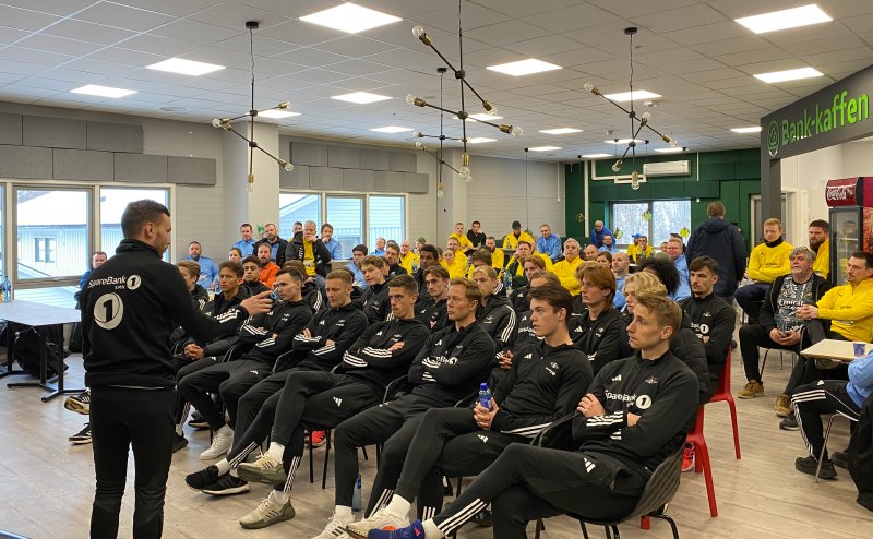 Deltakerne fikk oppleve spillermøtet til Rosenborg på nært hold. Alle foto: Knut Arne Bakke