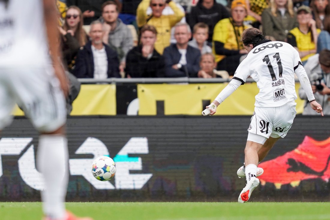 Noah Sahsah i startoppstillingen mot Lillestrøm og prikket inn 0-1 etter 39 minutter.